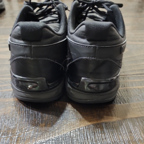 Puma Black Sports Shoes - Picture 3 of 6